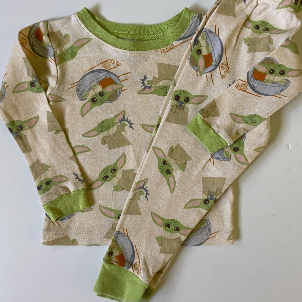 Star Wars Pajamas Size 3T Mandalorian The Child Grogu 2 piece Set Long Johns